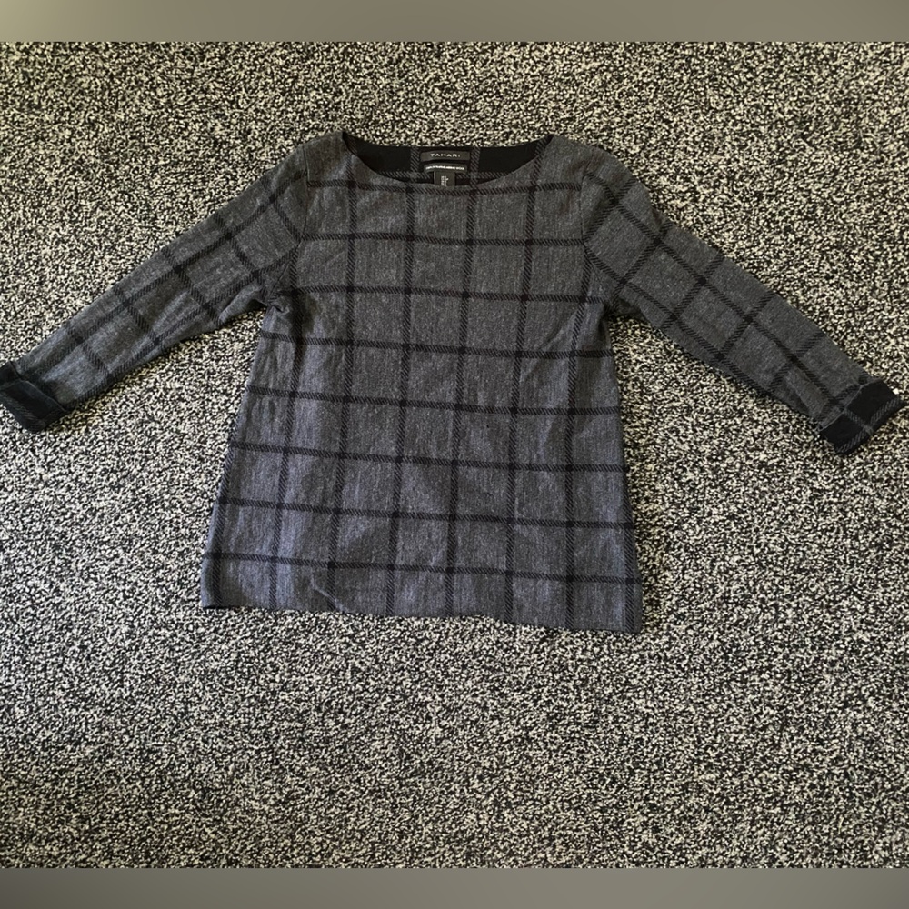 Tahari Women's Gray Checkered Crewneck Sweater